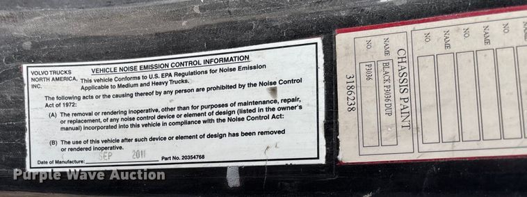 image for item EV3261 2012 Volvo VN semi truck