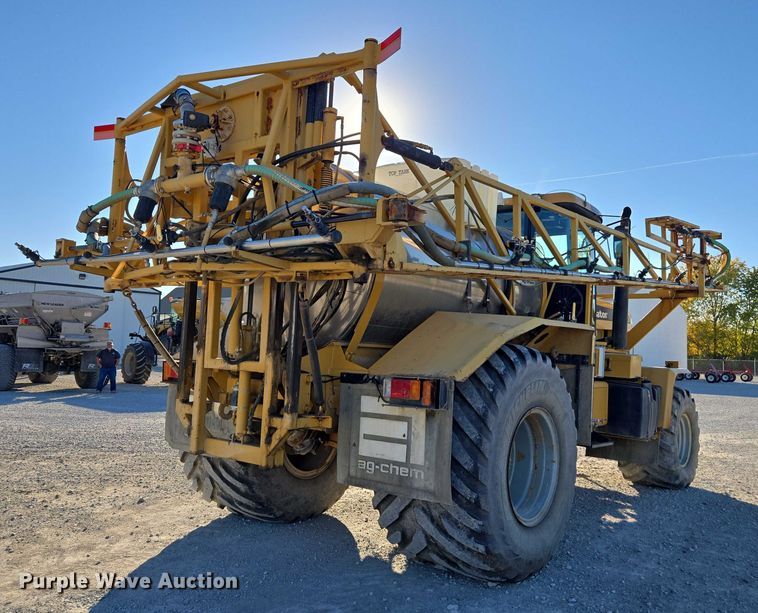 image for item EV4376 2010 Terra Gator 8204 sprayer