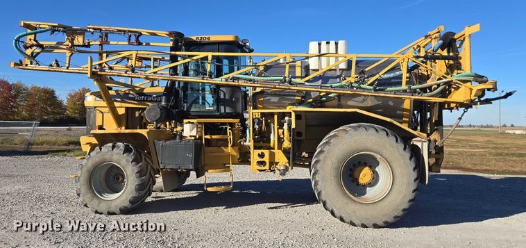 image for item EV4376 2010 Terra Gator 8204 sprayer