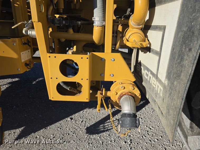 image for item EV4376 2010 Terra Gator 8204 sprayer