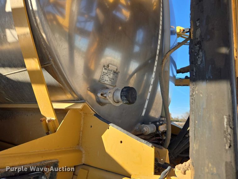 image for item EV4376 2010 Terra Gator 8204 sprayer