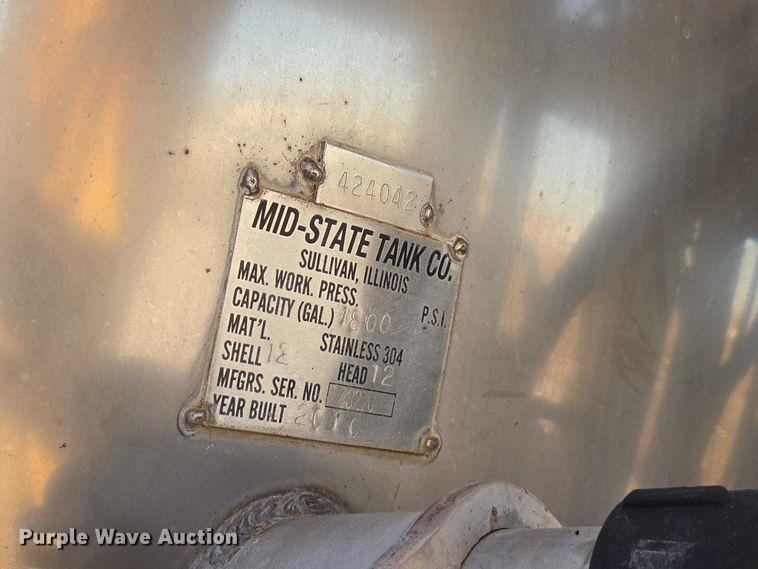 image for item EV4376 2010 Terra Gator 8204 sprayer