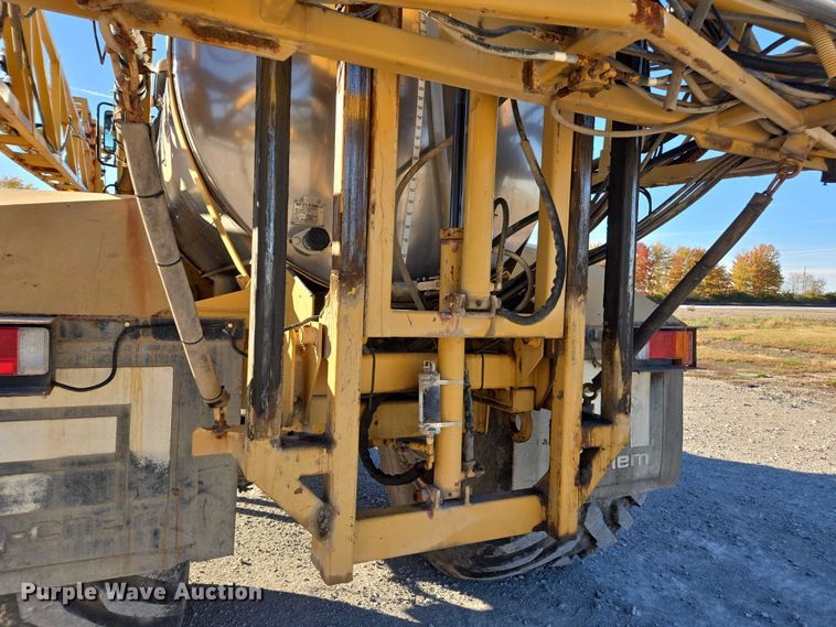 image for item EV4376 2010 Terra Gator 8204 sprayer