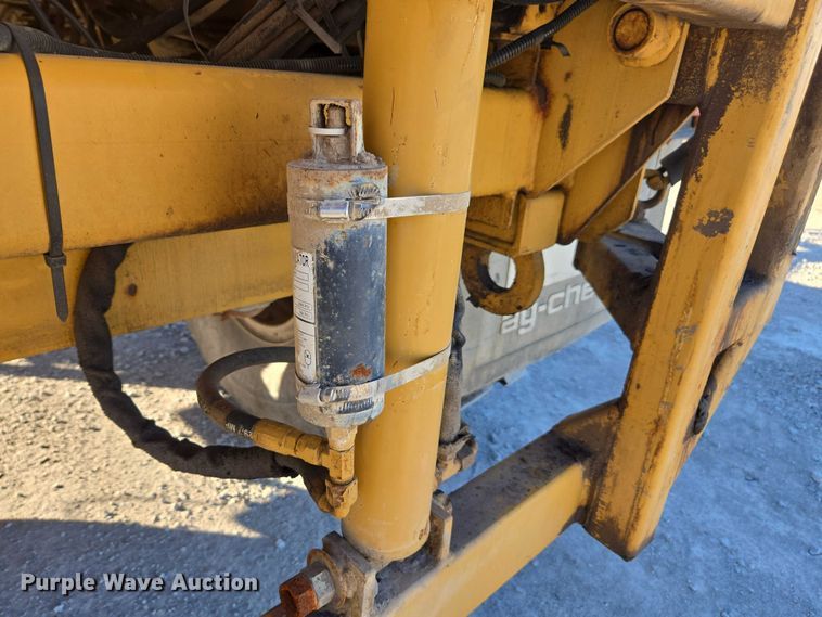 image for item EV4376 2010 Terra Gator 8204 sprayer