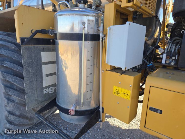 image for item EV4376 2010 Terra Gator 8204 sprayer