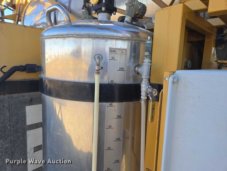 image for item EV4376 2010 Terra Gator 8204 sprayer