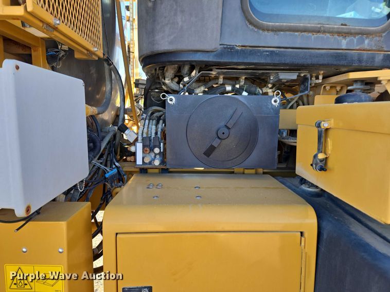 image for item EV4376 2010 Terra Gator 8204 sprayer