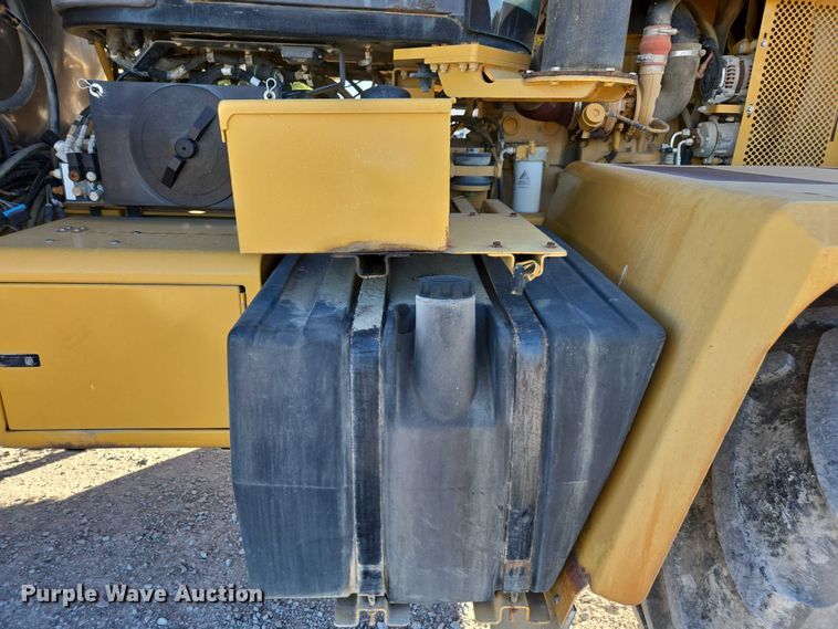 image for item EV4376 2010 Terra Gator 8204 sprayer