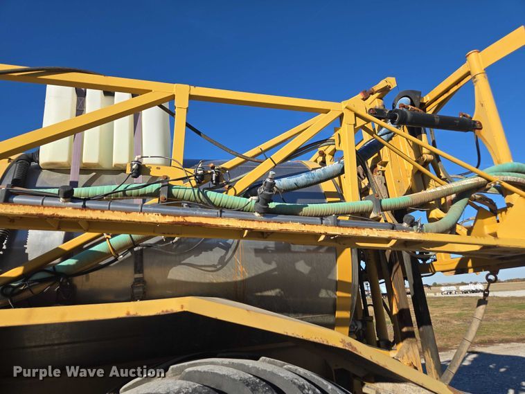 image for item EV4376 2010 Terra Gator 8204 sprayer