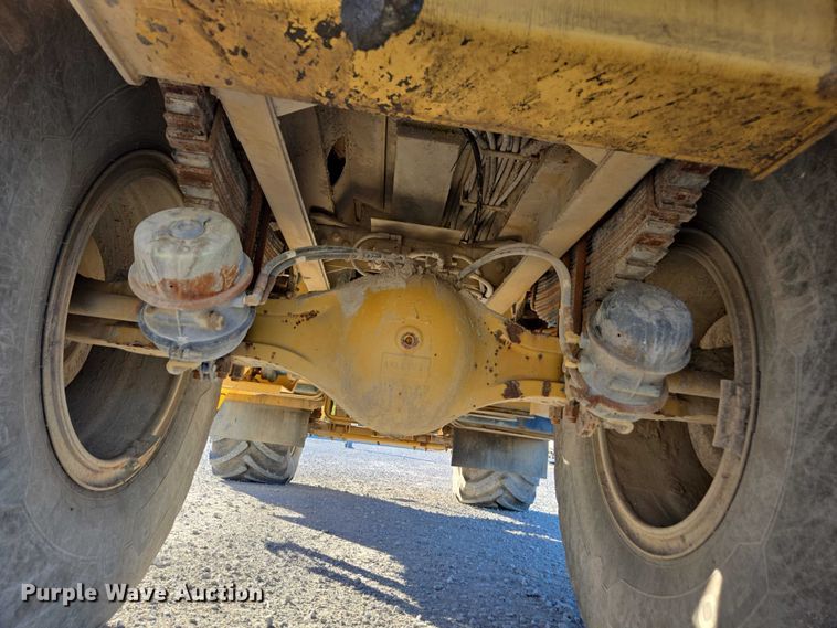 image for item EV4376 2010 Terra Gator 8204 sprayer