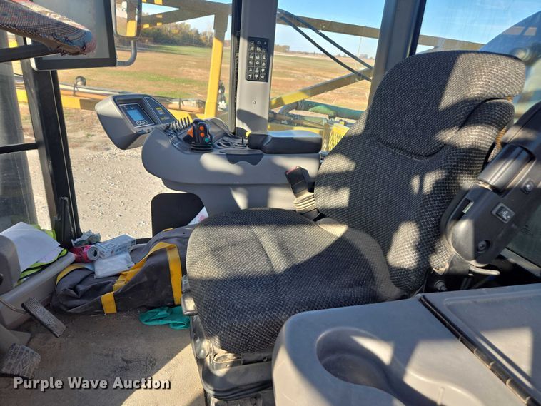 image for item EV4376 2010 Terra Gator 8204 sprayer