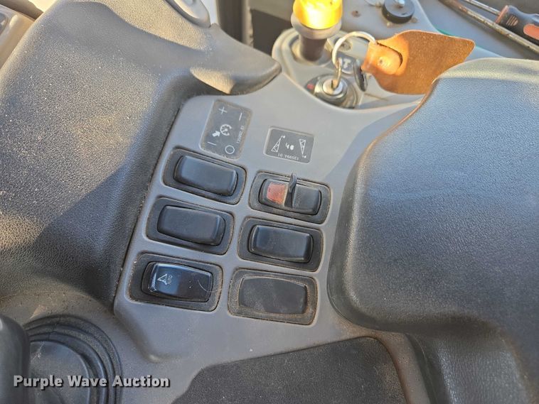 image for item EV4376 2010 Terra Gator 8204 sprayer