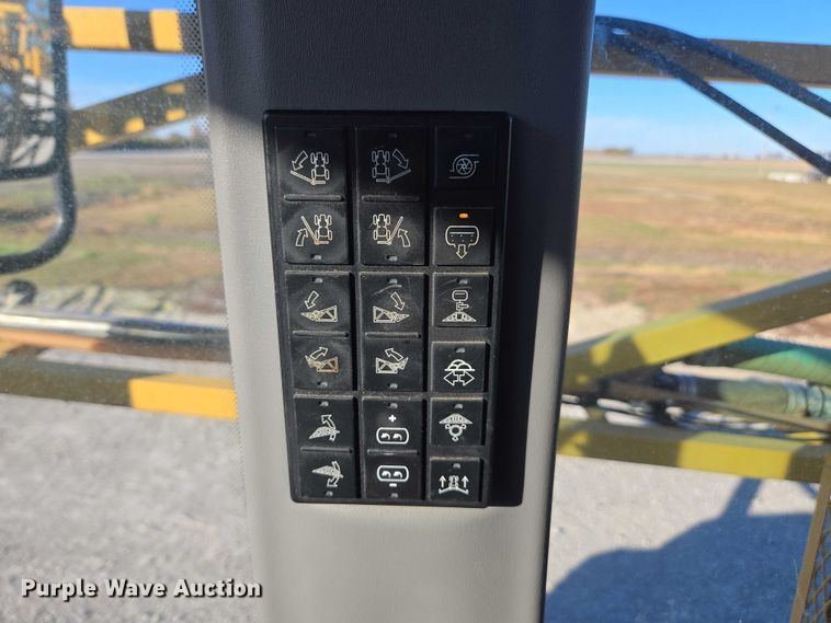 image for item EV4376 2010 Terra Gator 8204 sprayer