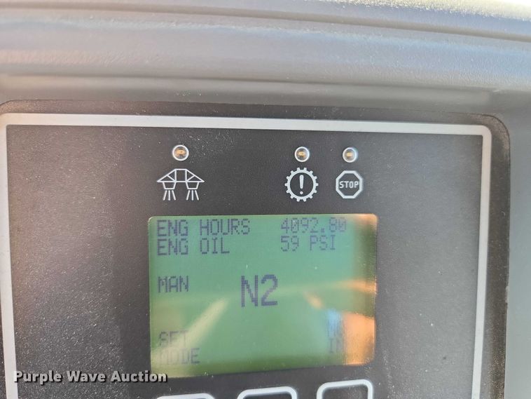 image for item EV4376 2010 Terra Gator 8204 sprayer