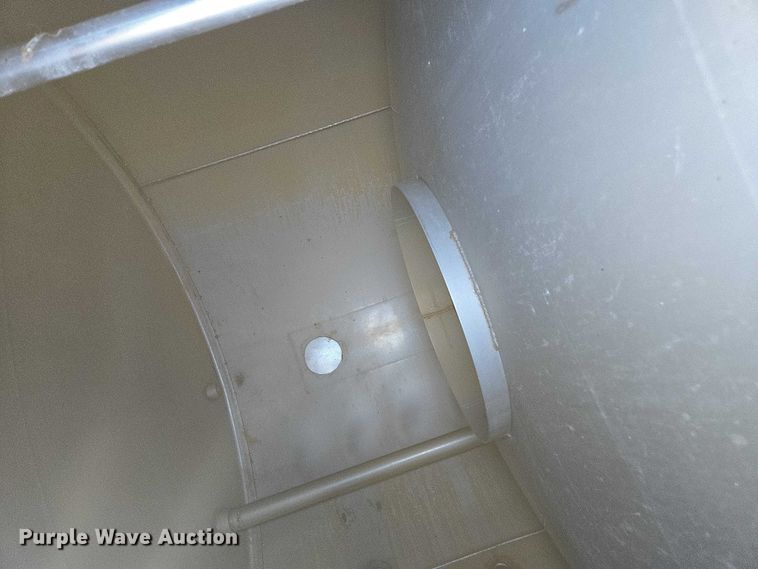 image for item EV4376 2010 Terra Gator 8204 sprayer