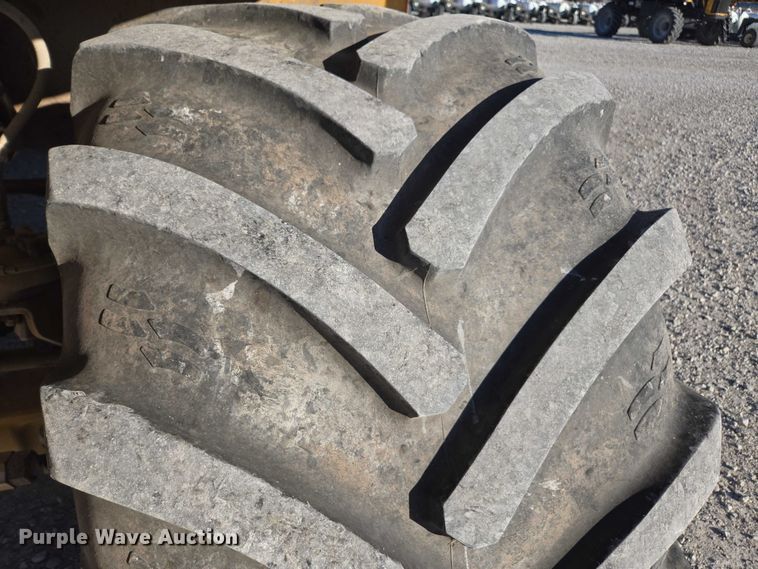 image for item EV4376 2010 Terra Gator 8204 sprayer