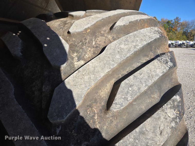 image for item EV4376 2010 Terra Gator 8204 sprayer