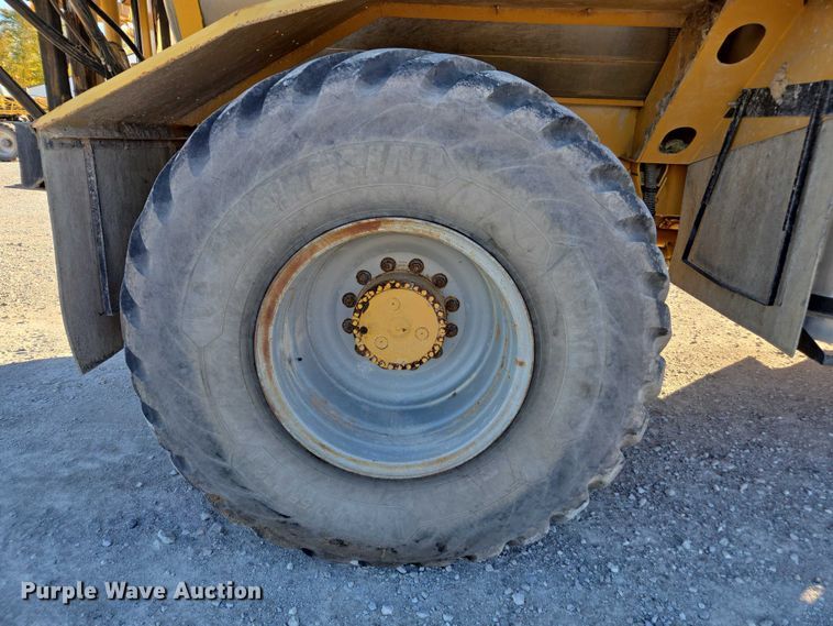 image for item EV4376 2010 Terra Gator 8204 sprayer