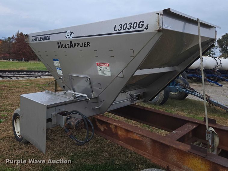 image for item EV4378 New Leader MultApplier-5 spreader bed hopper