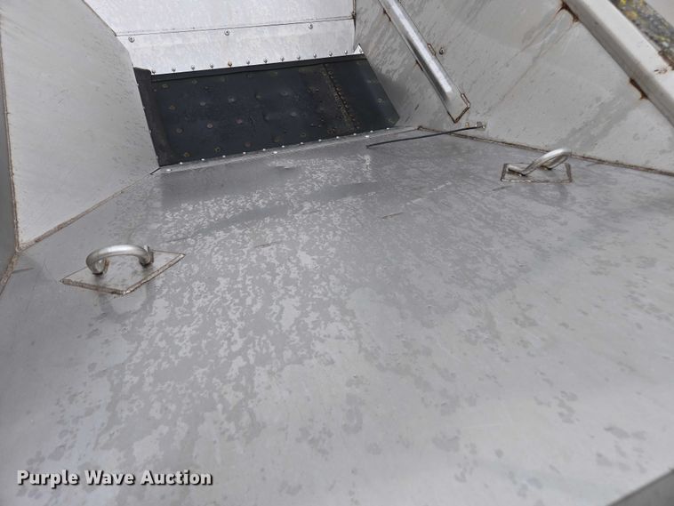 image for item EV4378 New Leader MultApplier-5 spreader bed hopper