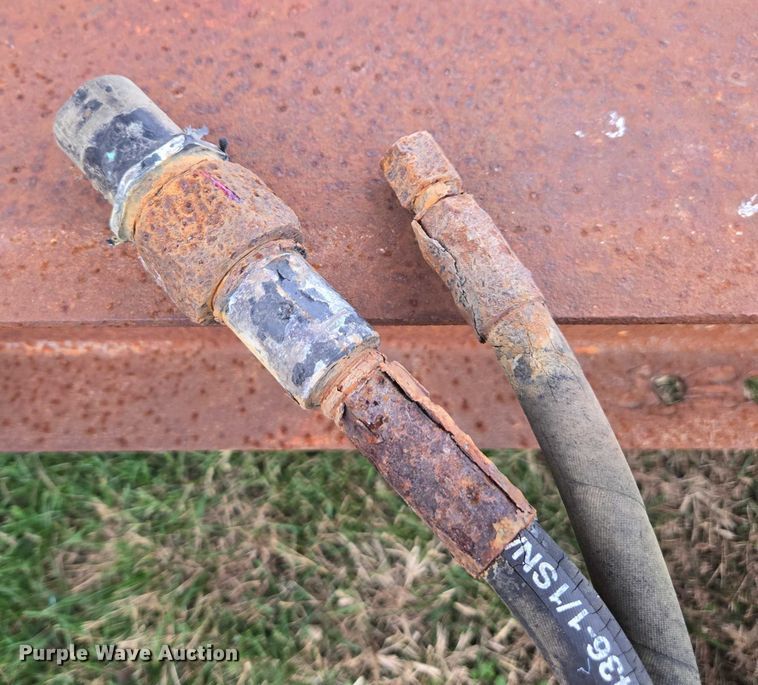 image for item EV4378 New Leader MultApplier-5 spreader bed hopper