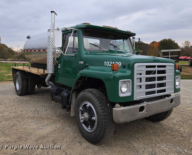 image for item EV4380 1986 International 1954 tank truck