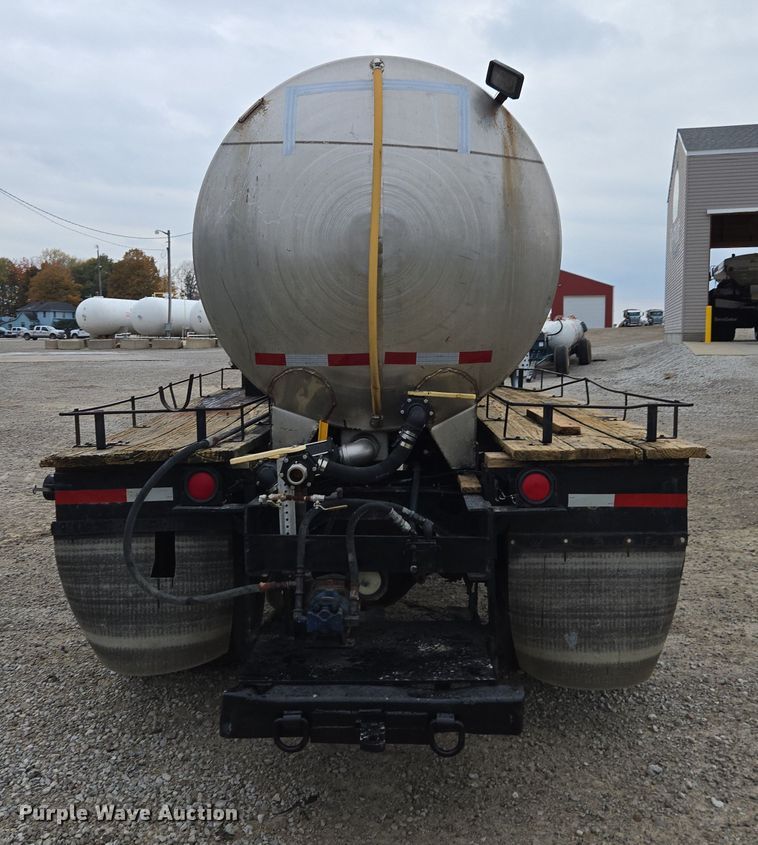 image for item EV4380 1986 International 1954 tank truck