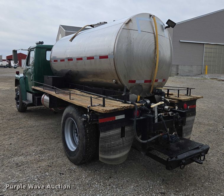 image for item EV4380 1986 International 1954 tank truck