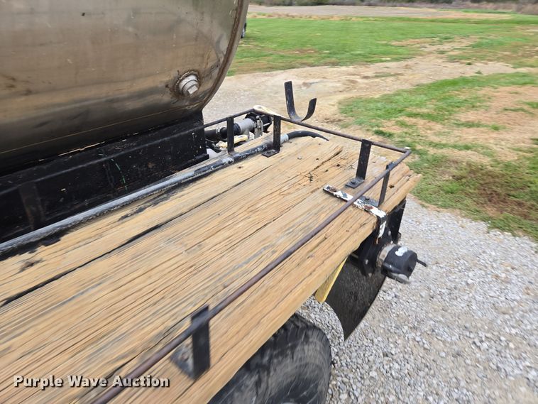 image for item EV4380 1986 International 1954 tank truck