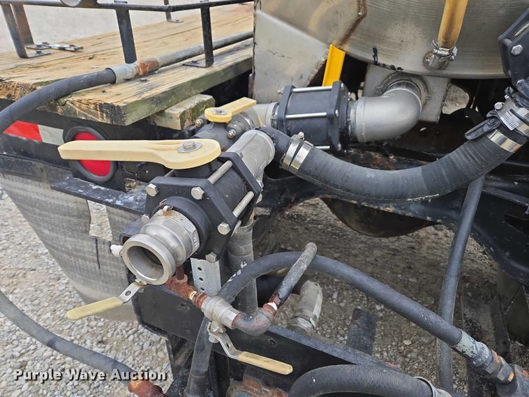 image for item EV4380 1986 International 1954 tank truck