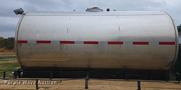 image for item EV4380 1986 International 1954 tank truck