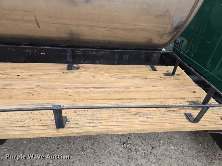 image for item EV4380 1986 International 1954 tank truck