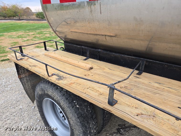 image for item EV4380 1986 International 1954 tank truck