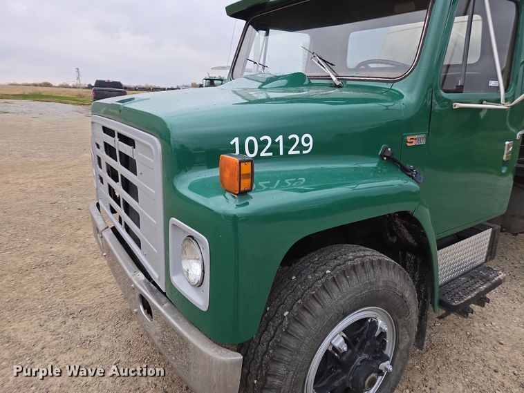 image for item EV4380 1986 International 1954 tank truck