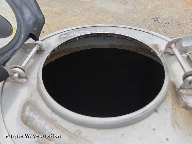 image for item EV4380 1986 International 1954 tank truck