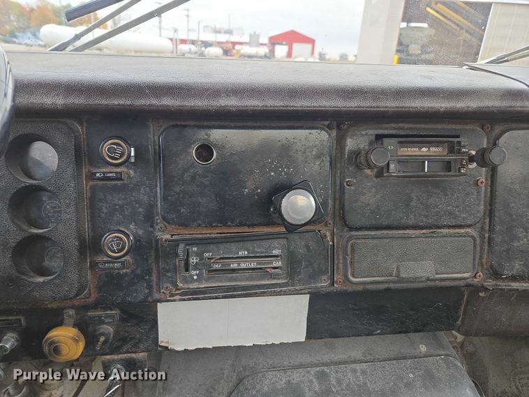 image for item EV4380 1986 International 1954 tank truck