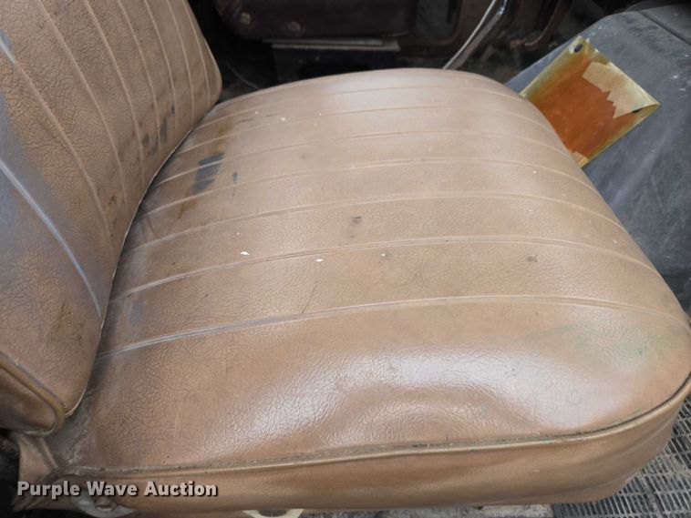 image for item EV4380 1986 International 1954 tank truck