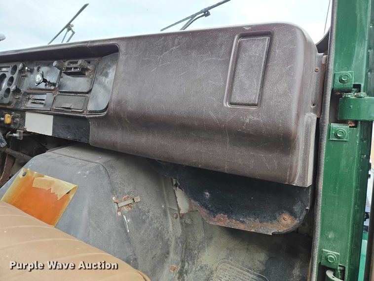 image for item EV4380 1986 International 1954 tank truck