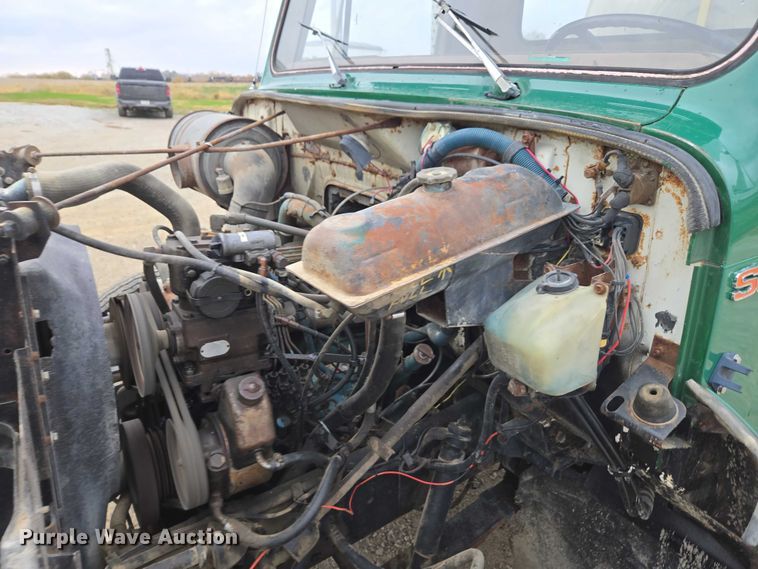 image for item EV4380 1986 International 1954 tank truck