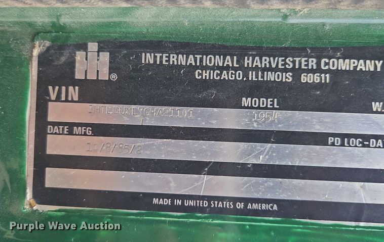 image for item EV4380 1986 International 1954 tank truck