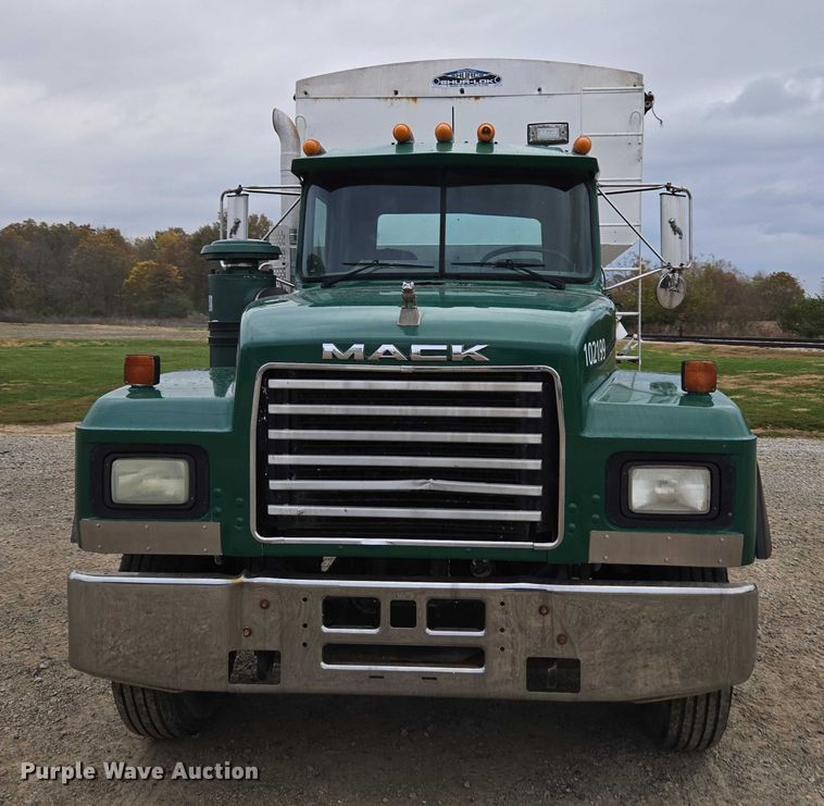 image for item EV4381 1997 Mack RD690S fertilizer delivery truck