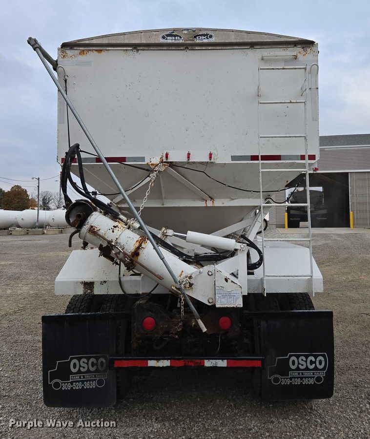 image for item EV4381 1997 Mack RD690S fertilizer delivery truck