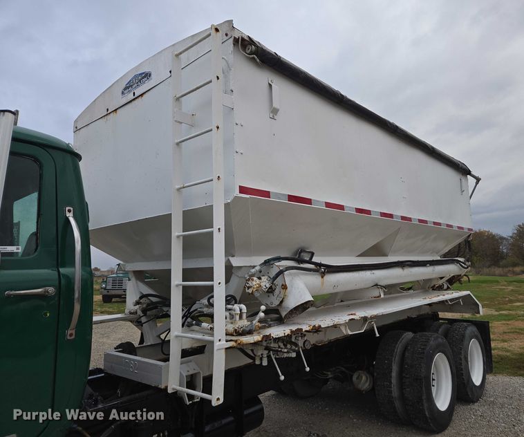 image for item EV4381 1997 Mack RD690S fertilizer delivery truck