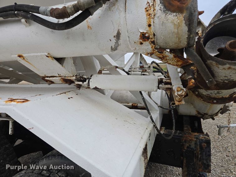 image for item EV4381 1997 Mack RD690S fertilizer delivery truck