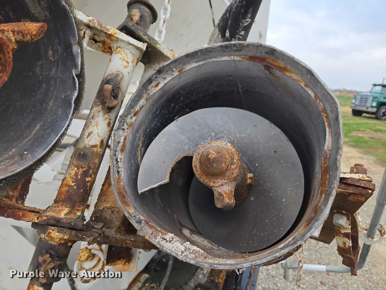 image for item EV4381 1997 Mack RD690S fertilizer delivery truck