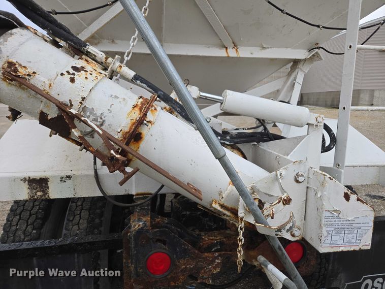 image for item EV4381 1997 Mack RD690S fertilizer delivery truck