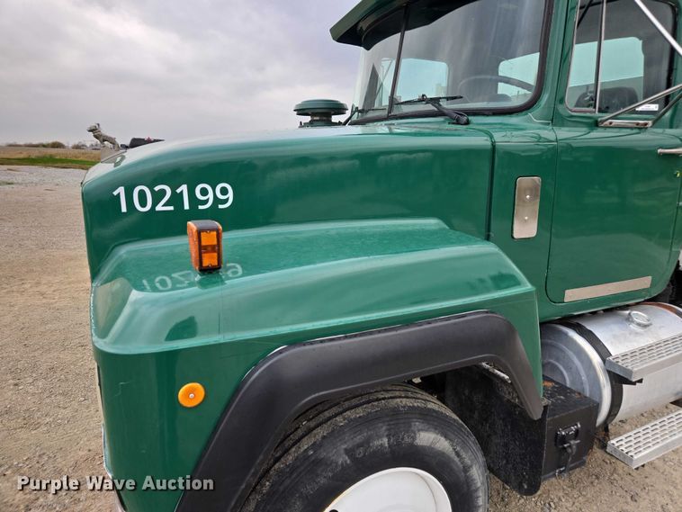 image for item EV4381 1997 Mack RD690S fertilizer delivery truck