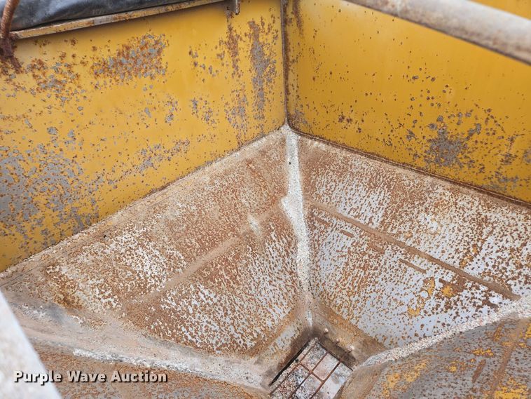 image for item EV4381 1997 Mack RD690S fertilizer delivery truck