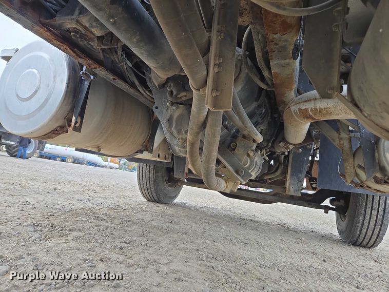 image for item EV4381 1997 Mack RD690S fertilizer delivery truck