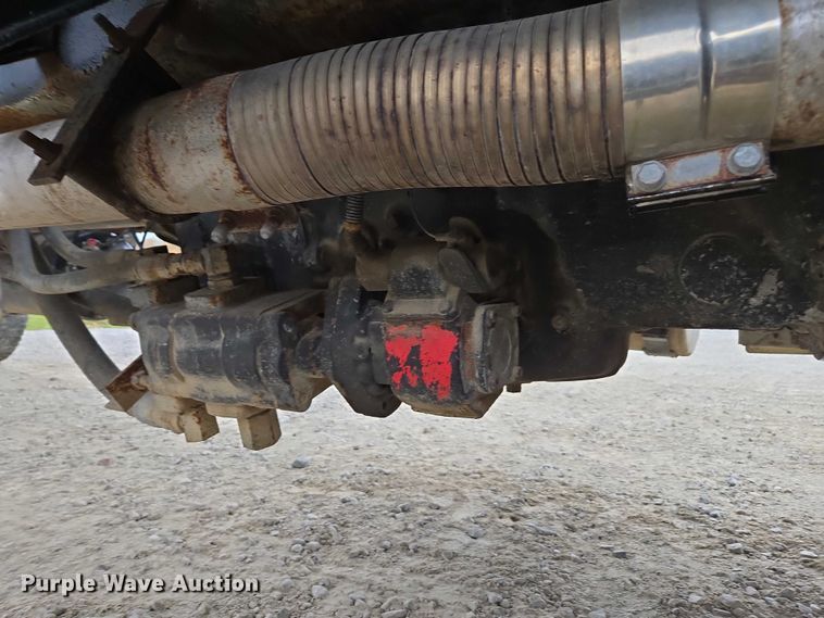 image for item EV4381 1997 Mack RD690S fertilizer delivery truck